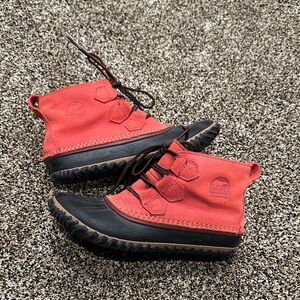 Women’s sorel out and about boot.